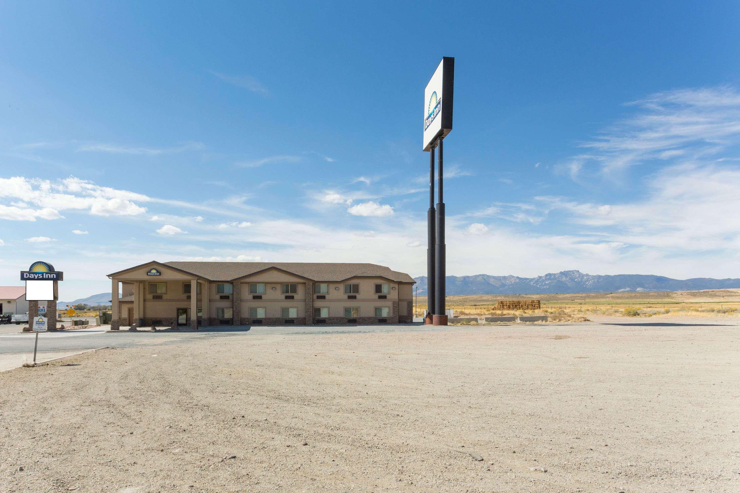 Days Inn By Wyndham Бивер Экстерьер фото